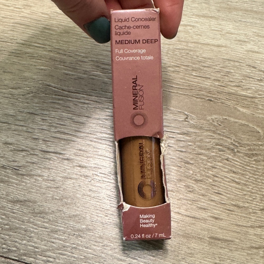 NIB Mineral Fusion Liquid Concealer Medium Deep Full Coverage 0.24 fl oz 7mL